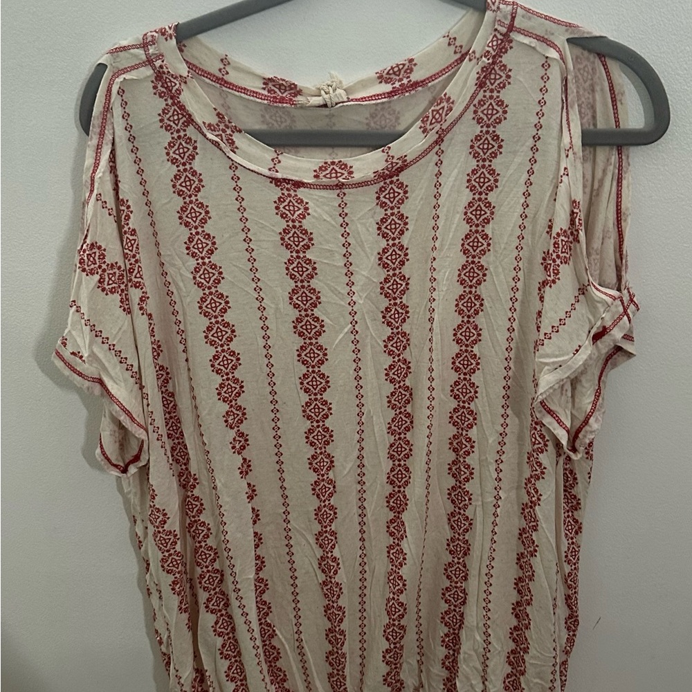 Red and Cream Patterned Women's Top -L